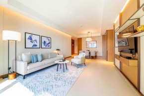 Luxe 3-BR in Address Dubai Opera with Full Burj View